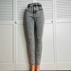 Price firm GUESS Bawa Gray Mom High Rise Jeans Size 29